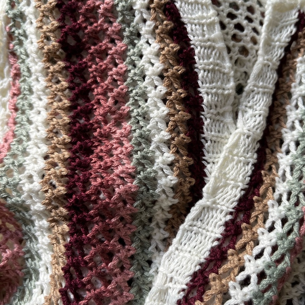Absolutely Famous pink and White Shrug Sweater - Picture 7 of 7
